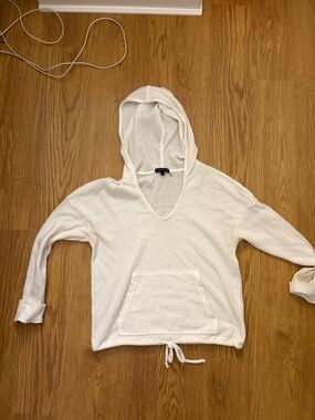 White Hooded Knit Pullover with Front Pocket